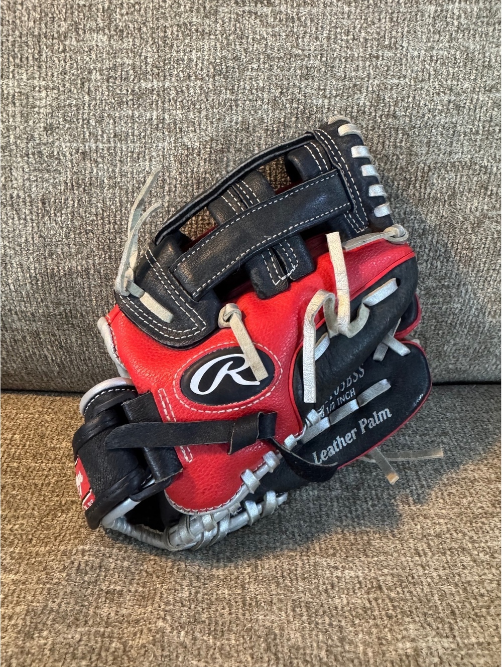 Rawlings Playmaker Series Youth Baseball / T-Ball Glove